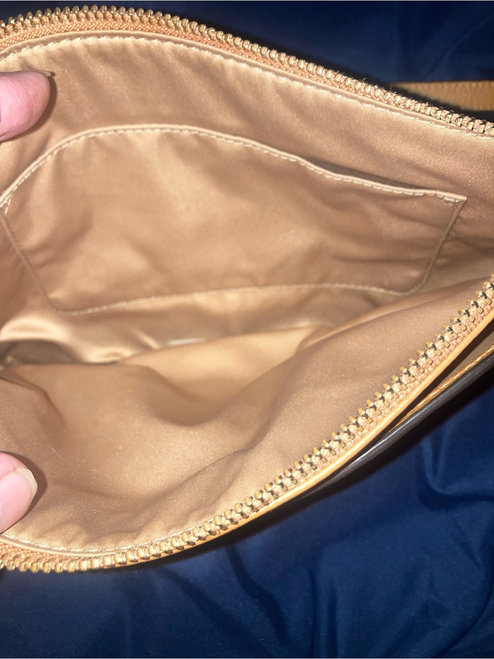 Coach Madison Leather East West Swingpack in Camel - Picture 11 of 12